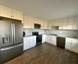 8510 Michael Edward Dr in Louisville, KY - Building Photo - Building Photo