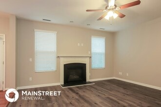 121 Rosebud Ln in Durham, NC - Building Photo - Building Photo