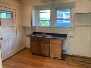 945 Clark St in Akron, OH - Building Photo - Building Photo