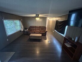 1771 Hodgenville Rd in Elizabethtown, KY - Building Photo