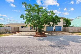 4003 Hurt St in Panama City Beach, FL - Building Photo