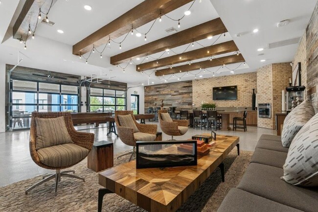 Palms Luxury Apartments in Phoenix, AZ - Foto de edificio - Building Photo