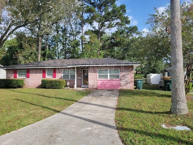 property at 7819 Lisa Dr E