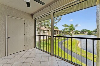 536 Shady Pine Way in Greenacres, FL - Building Photo - Building Photo