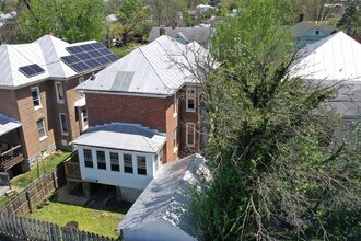 81 Broad St in Harrisonburg, VA - Building Photo - Building Photo