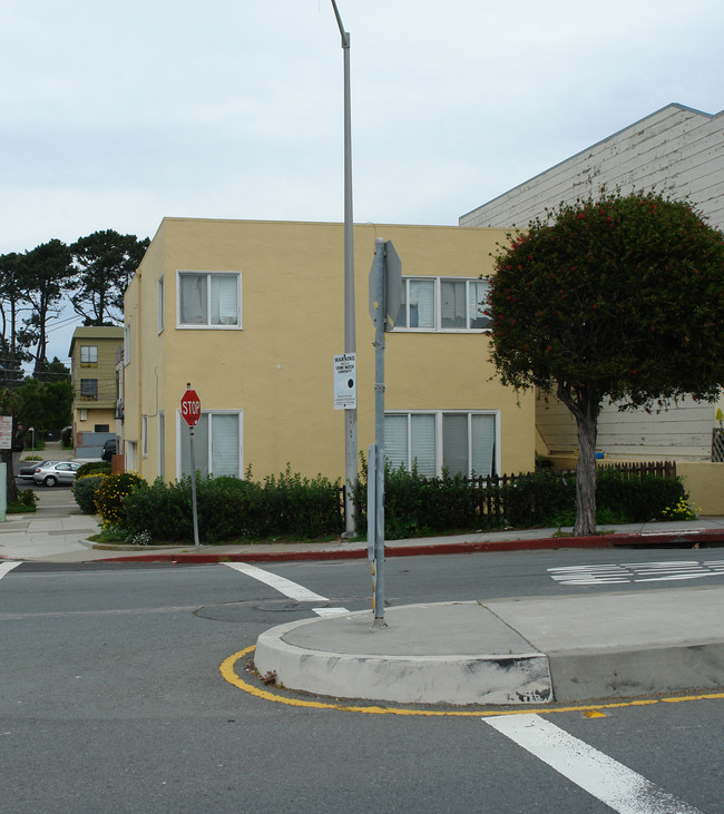 498 Westlake Ave in Daly City, CA - Building Photo - Building Photo