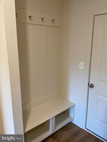 13208 Nixon Ln in Woodbridge, VA - Building Photo