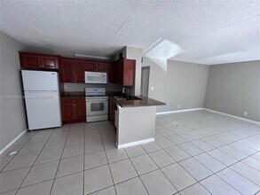 11481 NW 42nd St in Coral Springs, FL - Building Photo - Building Photo