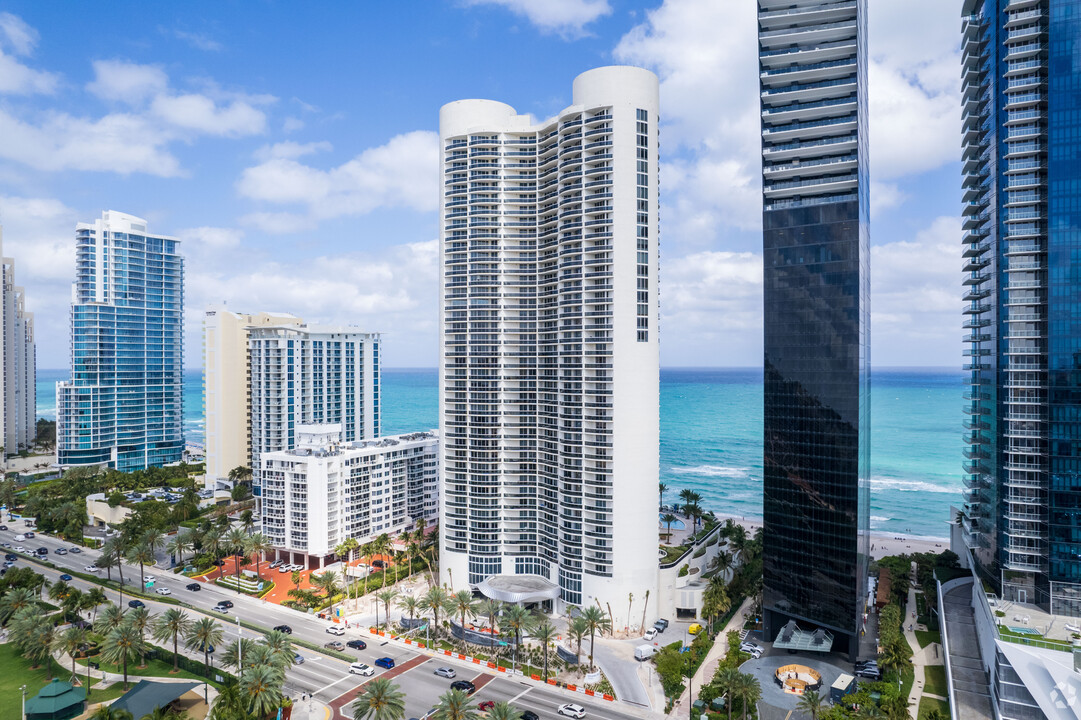 Ocean 4 in Sunny Isles Beach, FL - Building Photo