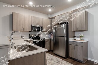 2706 Barrington Square in Auburn Hills, MI - Building Photo - Building Photo