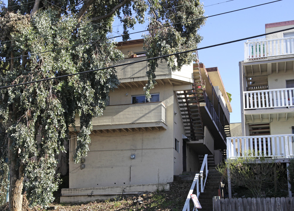 1912 16th Ave in Oakland, CA - Building Photo