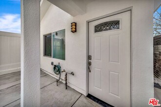 10953 Whitegate Ave in Los Angeles, CA - Building Photo - Building Photo