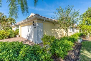 8623 Erice Ct in Naples, FL - Building Photo