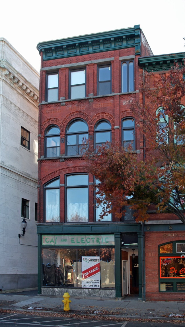 238 Main St