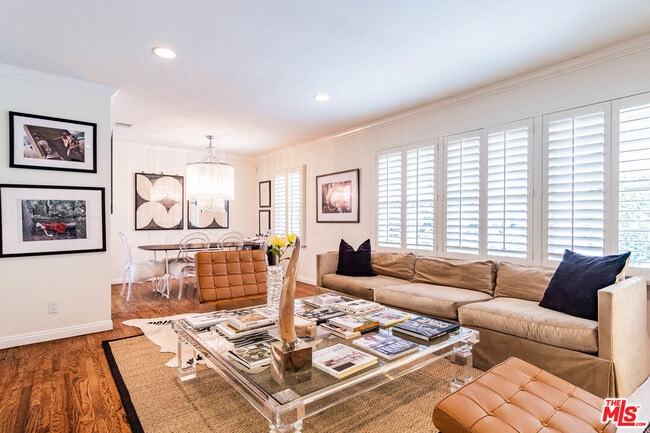 3909 Longview Valley Rd in Los Angeles, CA - Building Photo - Building Photo