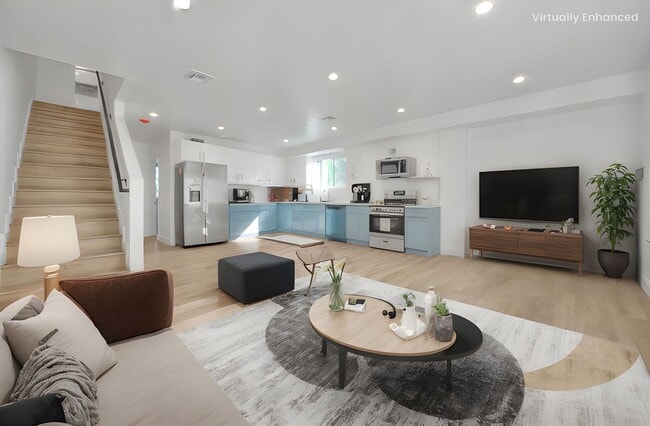 property at 5850 Vineland Ave