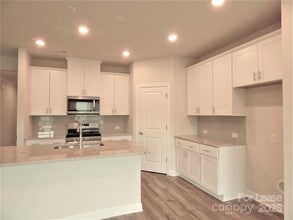 1057 Red Apple St in Unionville, NC - Building Photo - Building Photo