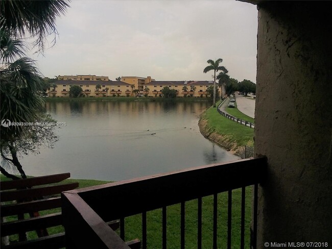 8500 SW 149th Ave in Miami, FL - Foto de edificio - Building Photo