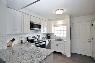 256 Washington Blvd in Stamford, CT - Building Photo - Building Photo