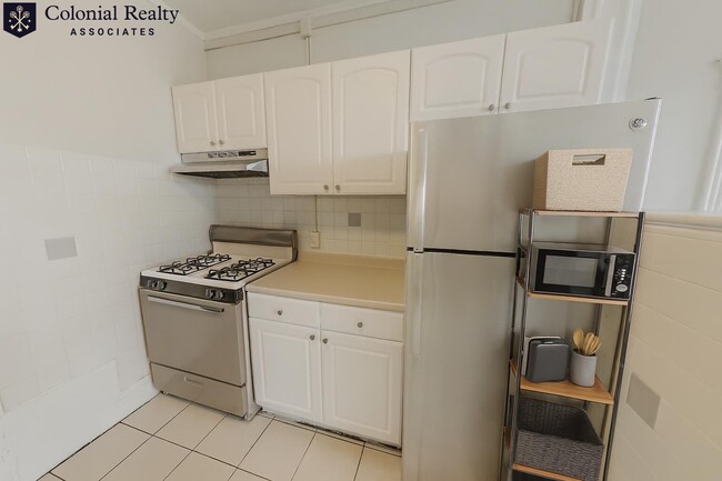 330 St Paul St in Brookline, MA - Building Photo - Building Photo