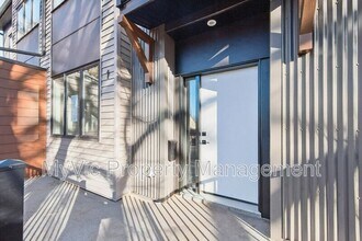 10335-10135 135 St NW in Edmonton, AB - Building Photo - Building Photo