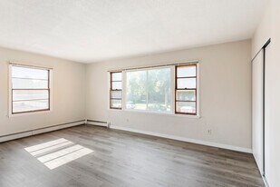 Richlyn in Richfield, MN - Building Photo