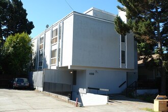 Blake Apartments in Berkeley, CA - Foto de edificio - Building Photo