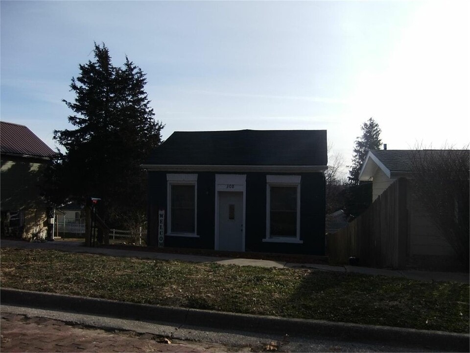 308 Ave D in Fort Madison, IA - Building Photo