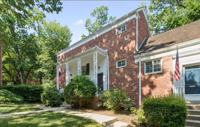 3576 Martha Custis Dr in Alexandria, VA - Building Photo - Building Photo