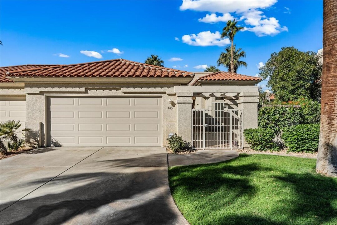 105 Favara Cir in Palm Desert, CA - Building Photo