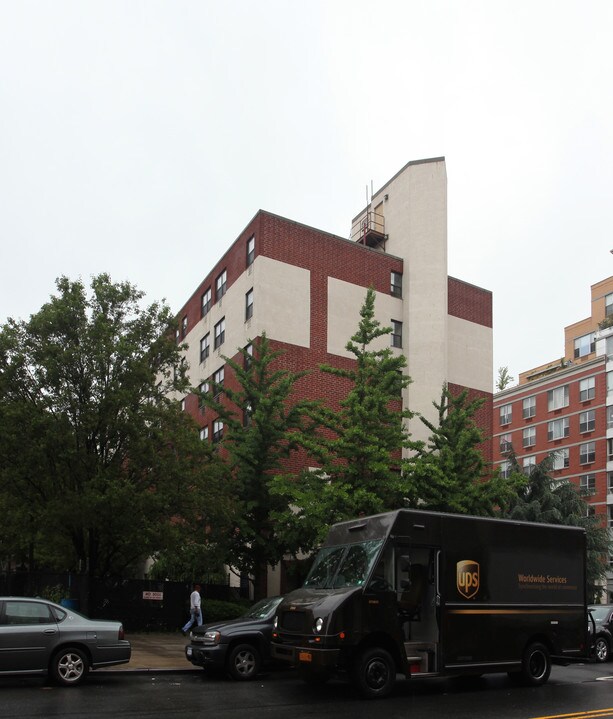 Wyatt Tee Walker Senior Housing in New York, NY - Foto de edificio