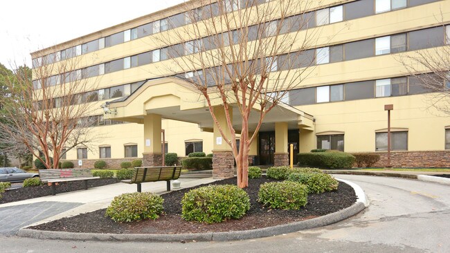 Huntsville Adventist Apartments in Huntsville, AL - Building Photo - Building Photo