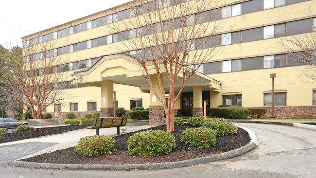 Huntsville Adventist Apartments in Huntsville, AL - Foto de edificio - Building Photo