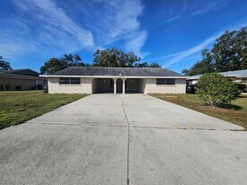 4208 8th St Ct E in Bradenton, FL - Building Photo