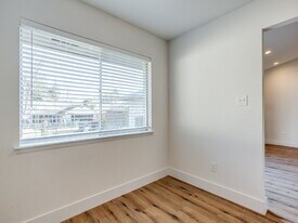 326 Wildbriar Dr in Garland, TX - Building Photo