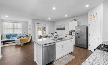 2033 Carefree Ln in Nashville, TN - Building Photo - Building Photo