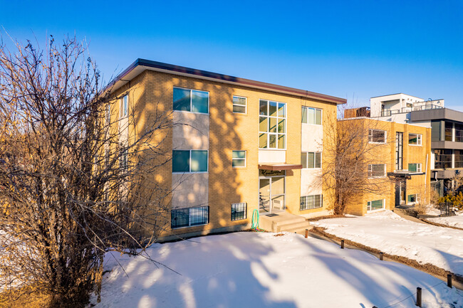 The Kenwood in Calgary, AB - Building Photo - Building Photo