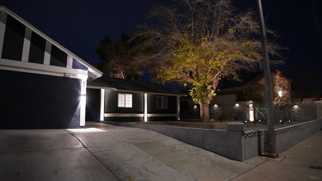 6389 La Palma Pky, Unit Newly Remodeled Casita