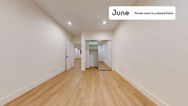 Private bedroom in 4 bed/4 bath Home in Los Angeles, CA - Building Photo - Building Photo