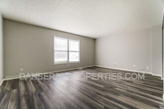 1103 Searles Rd in Toledo, OH - Building Photo - Building Photo