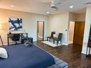 2402 Pine St in Galveston, TX - Building Photo - Building Photo