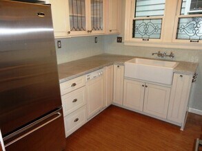 8023 18th Ave NE in Seattle, WA - Building Photo - Building Photo