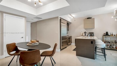 55 SE 6th St, Unit # 2500 in Miami, FL - Foto de edificio - Building Photo