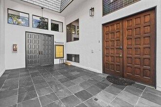 540 N W Knoll Dr in West Hollywood, CA - Building Photo - Building Photo