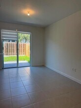 621 SE 13th St Cir in Homestead, FL - Building Photo - Building Photo