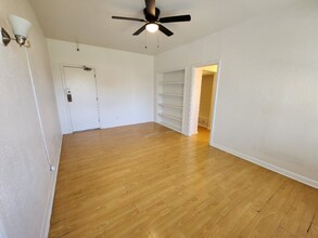 3950 W 8th St in Los Angeles, CA - Building Photo - Building Photo