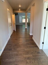 14497 SE Lynda May Dr in Clackamas, OR - Foto de edificio - Building Photo