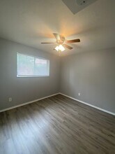 145 Reeb Ln in Florissant, MO - Building Photo - Building Photo