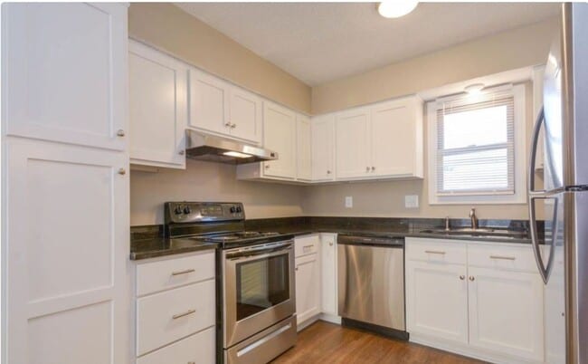property at 1738 N Lincoln St