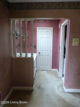 2311 Fallsview Rd in Louisville, KY - Building Photo - Building Photo